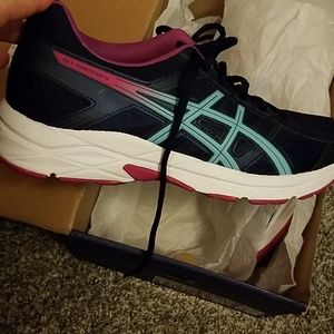 Asics Running Shoes, Size 8, Brand New